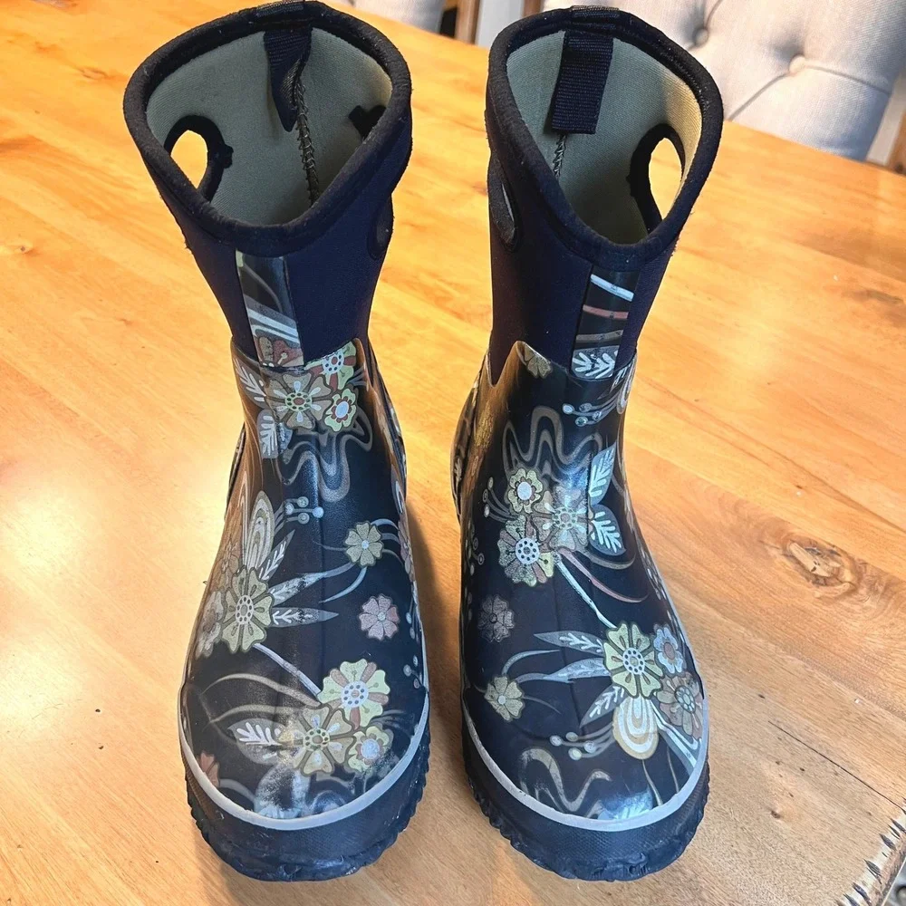 Bogs Classic Mid Autumn Floral Rain Boots Womens 8 Waterproof Winter Snow 52037